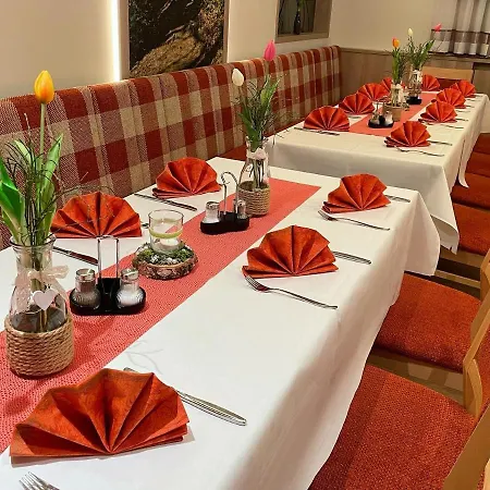 فندق Koenigsteiner Hof 3*