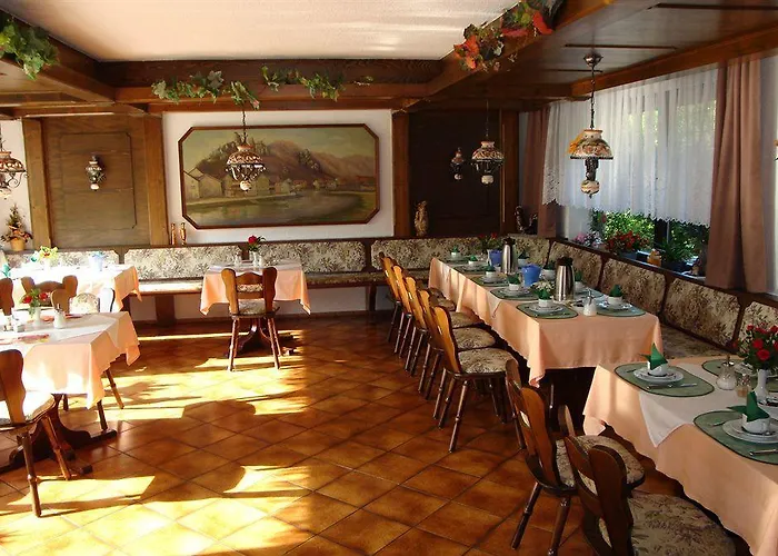 Отель Koenigsteiner Hof 3*